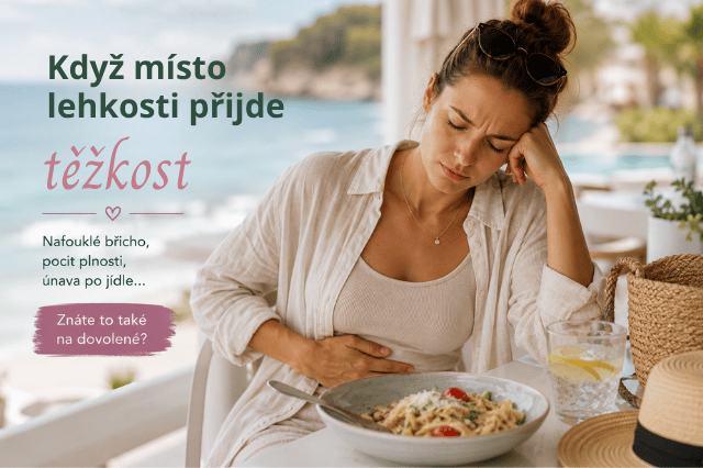 Žena s pocitem těžkosti a nafouklého břicha po jídle na dovolené
